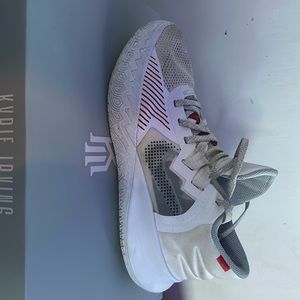 Nike kyrie 5